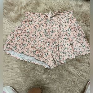 Gab & kate floral shorts from Mixology